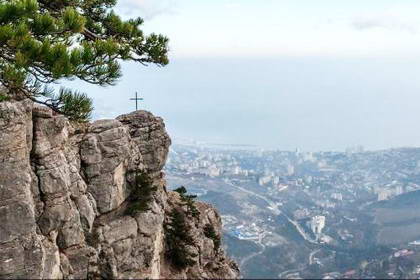 Крестовая скала